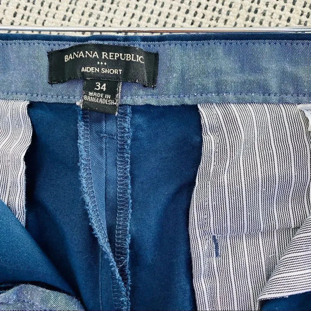 Banana Republic navy Aiden shorts slim style size 34